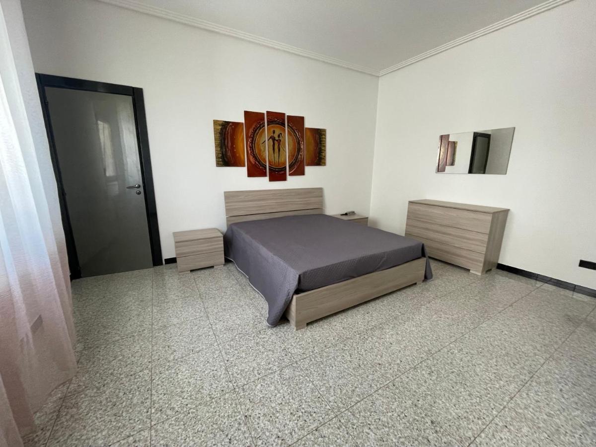 Vincenti'S House Comiso Apartment Bagian luar foto